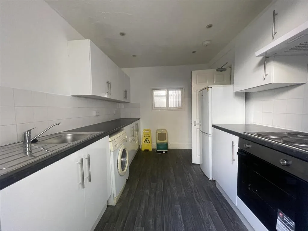 4 bedroom terraced house for rent