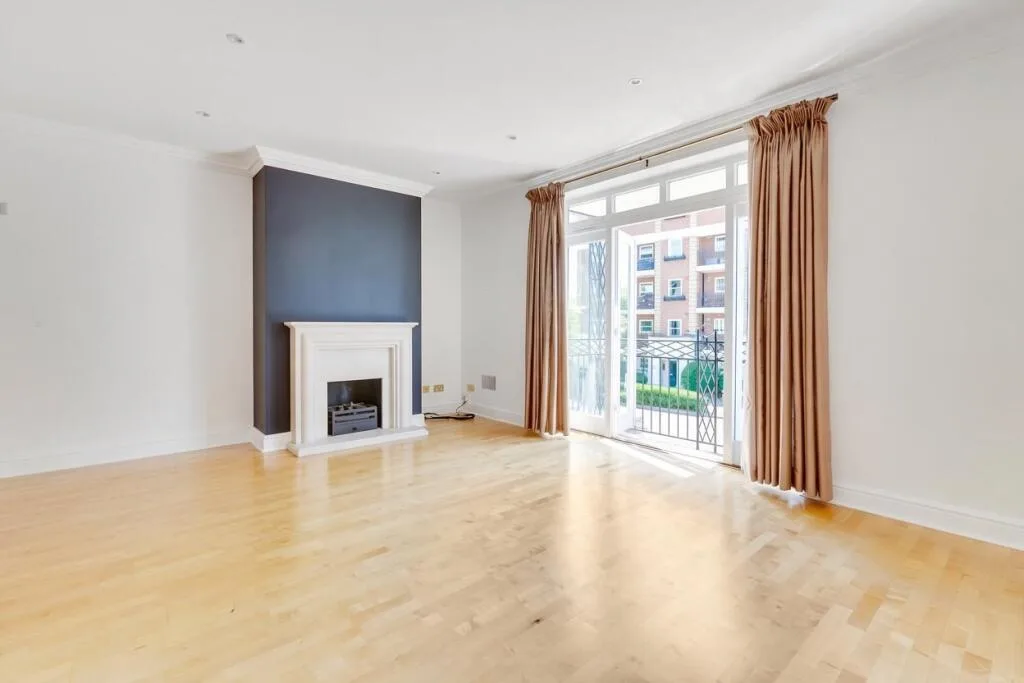 5 bedroom terraced house for rent