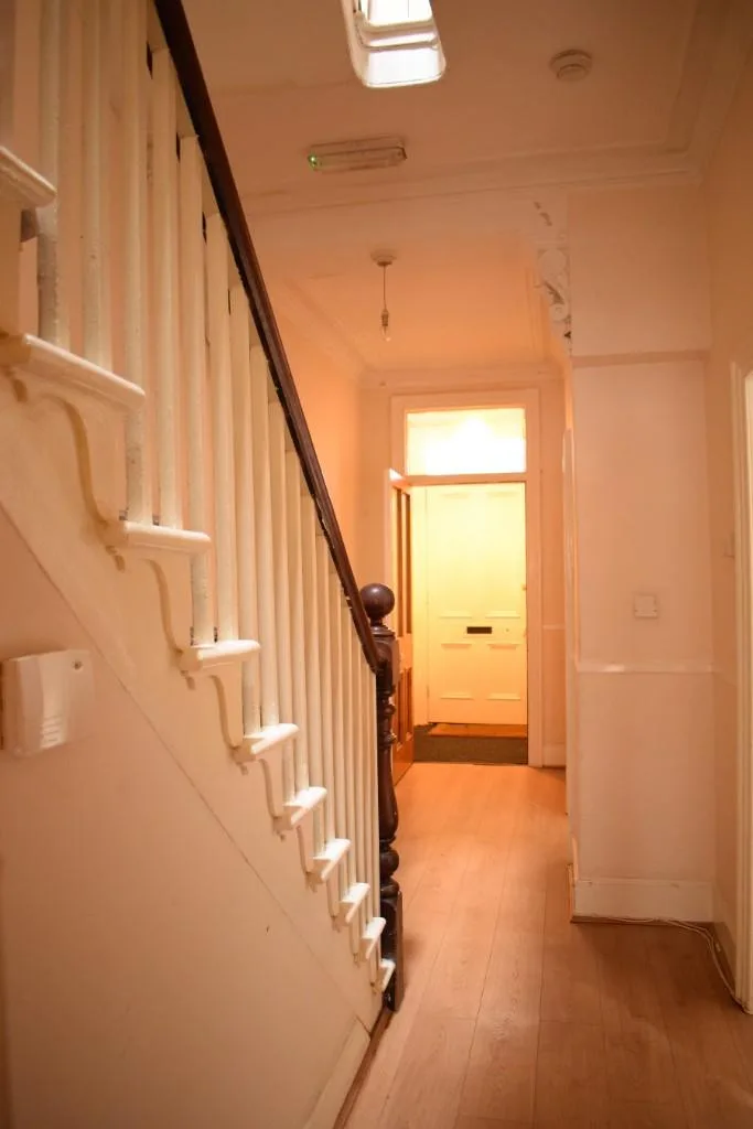 6 bedroom terraced house for rent