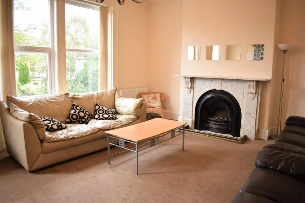 6 bedroom terraced house for rent