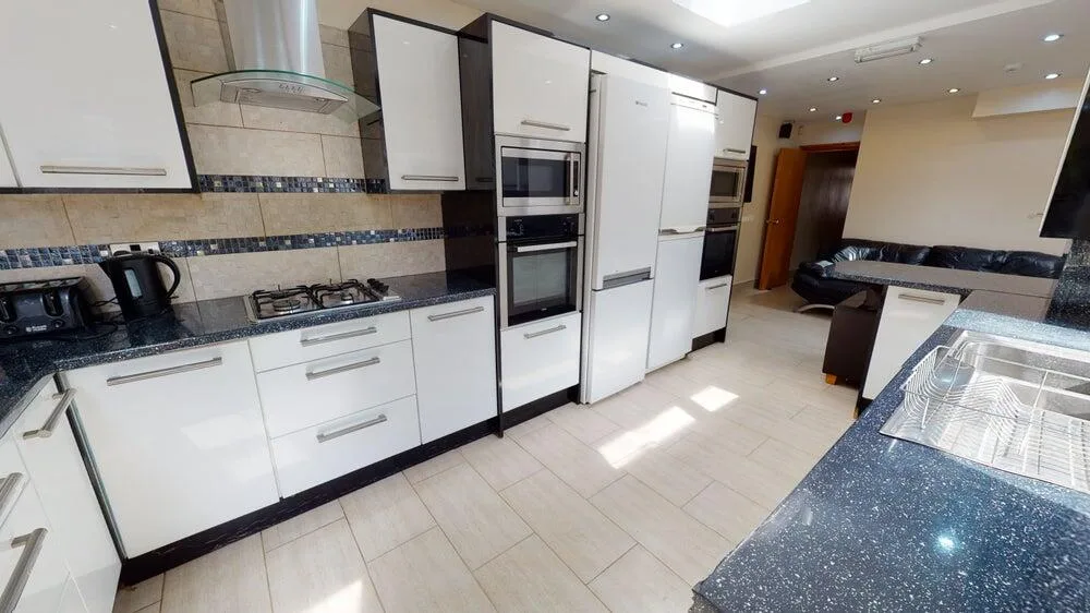 7 bedroom house for rent