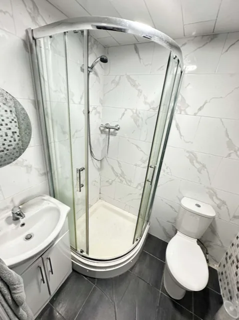 9 bedroom semi-detached house for rent