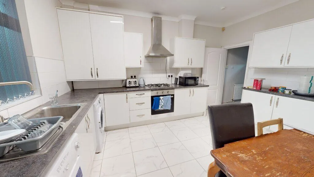 5 bedroom house for rent