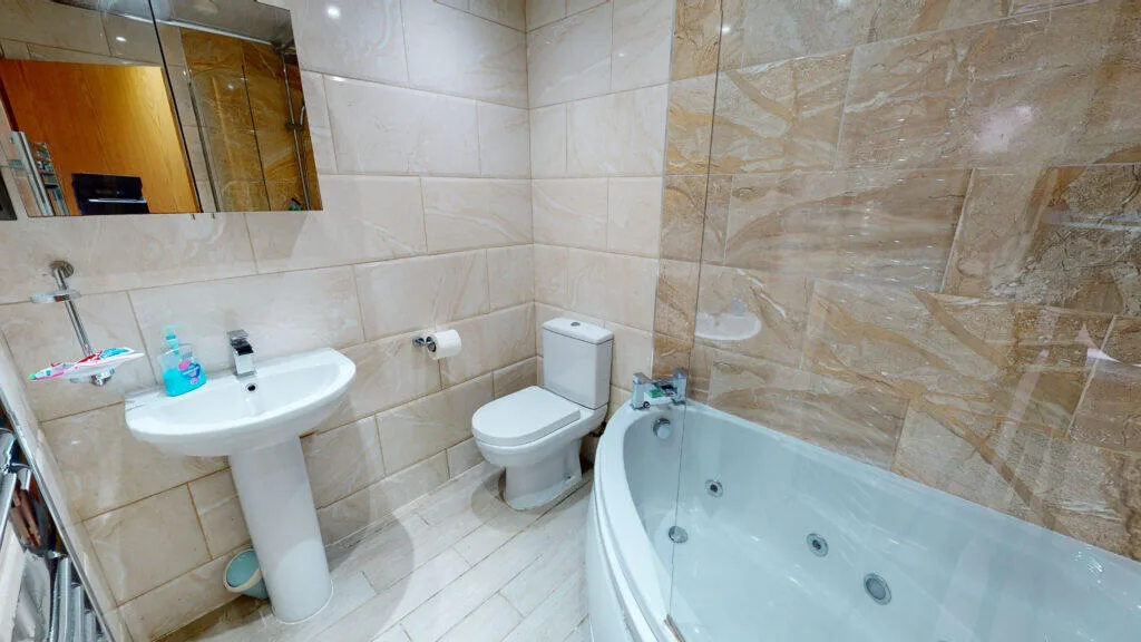 8 bedroom house for rent