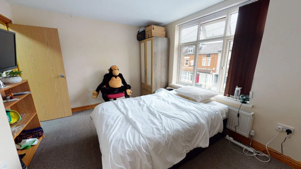 8 bedroom house for rent