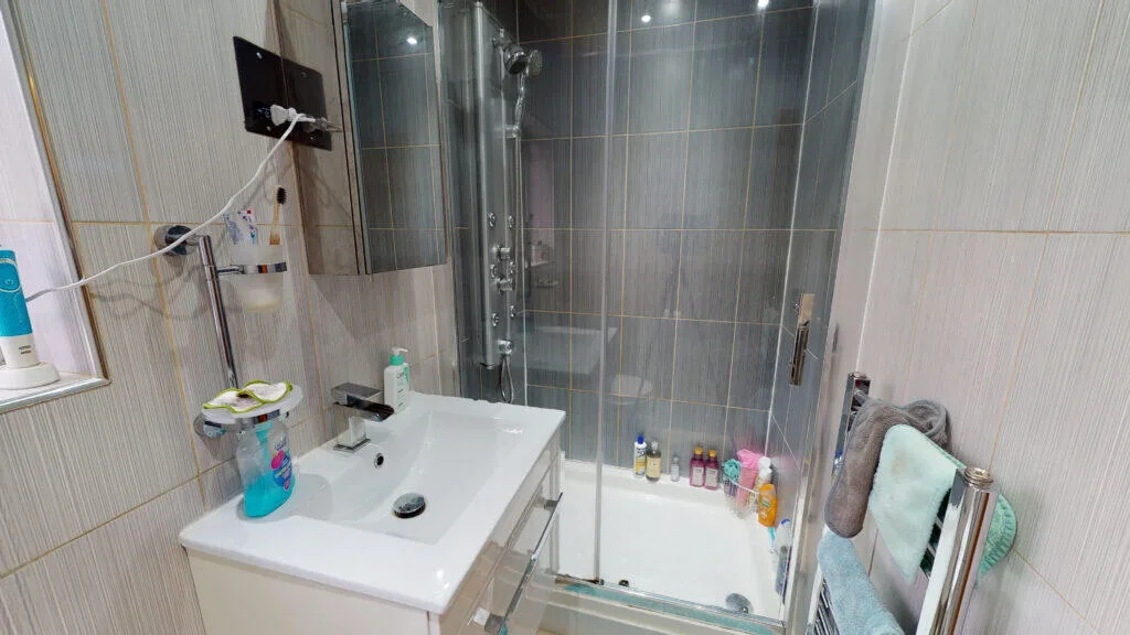 8 bedroom house for rent