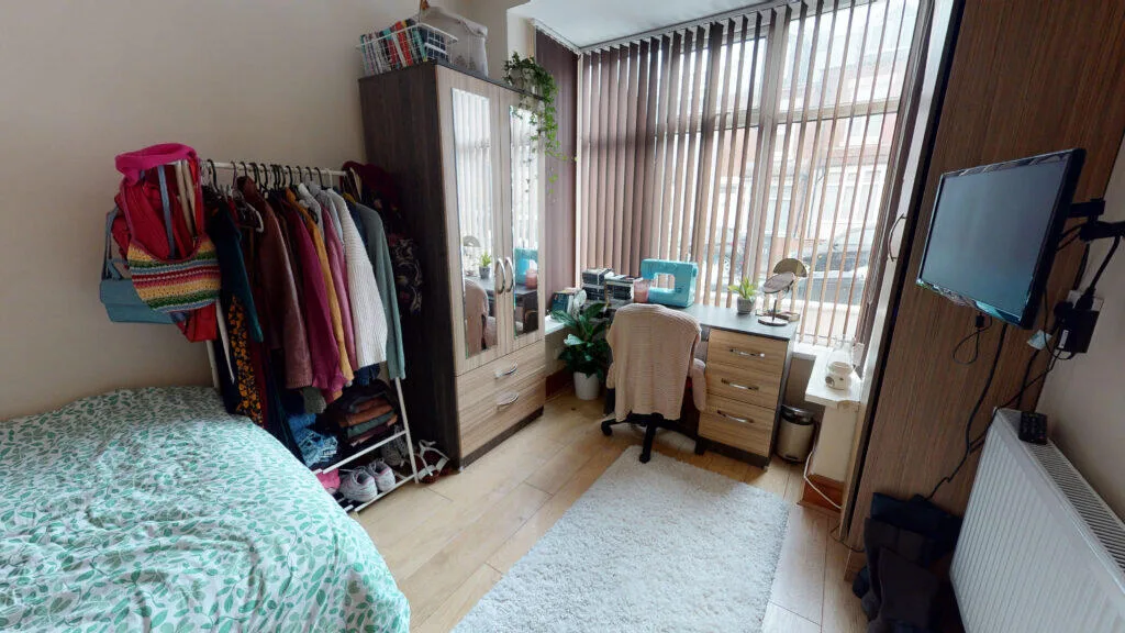 8 bedroom house for rent