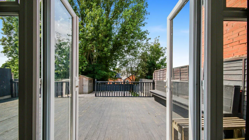 8 bedroom terraced house for rent