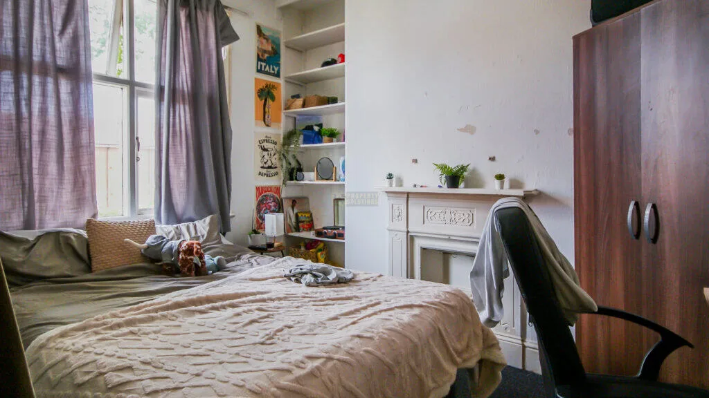 5 bedroom semi-detached house for rent