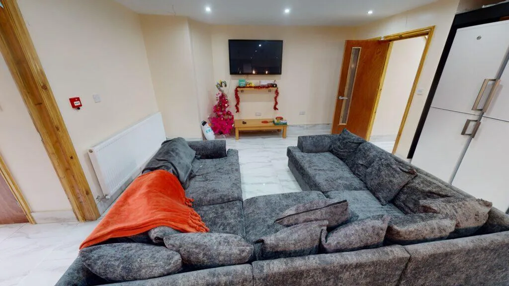 9 bedroom terraced house for rent