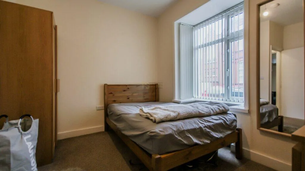 6 bedroom terraced house for rent