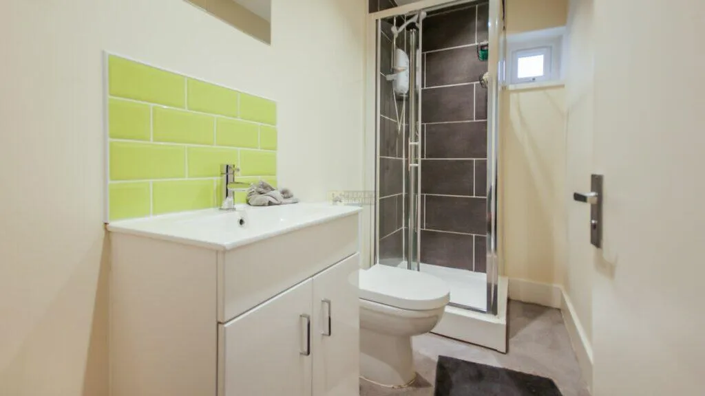 6 bedroom terraced house for rent