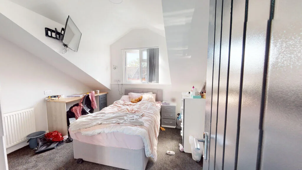 6 bedroom house for rent