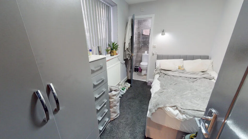 6 bedroom house for rent