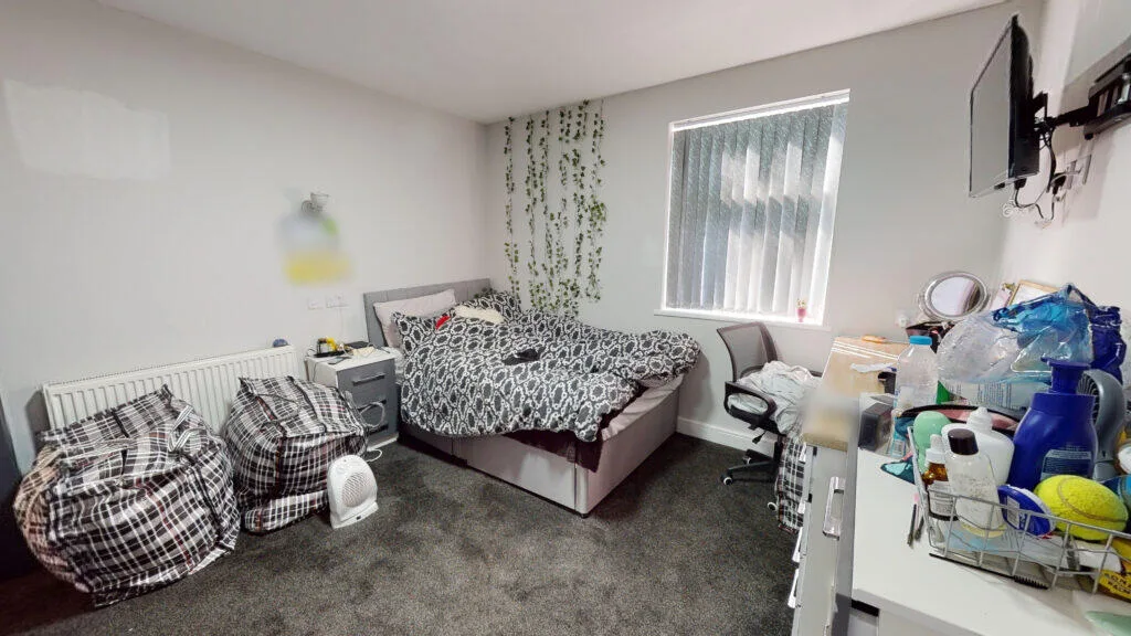 6 bedroom house for rent