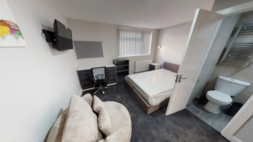 6 bedroom house for rent