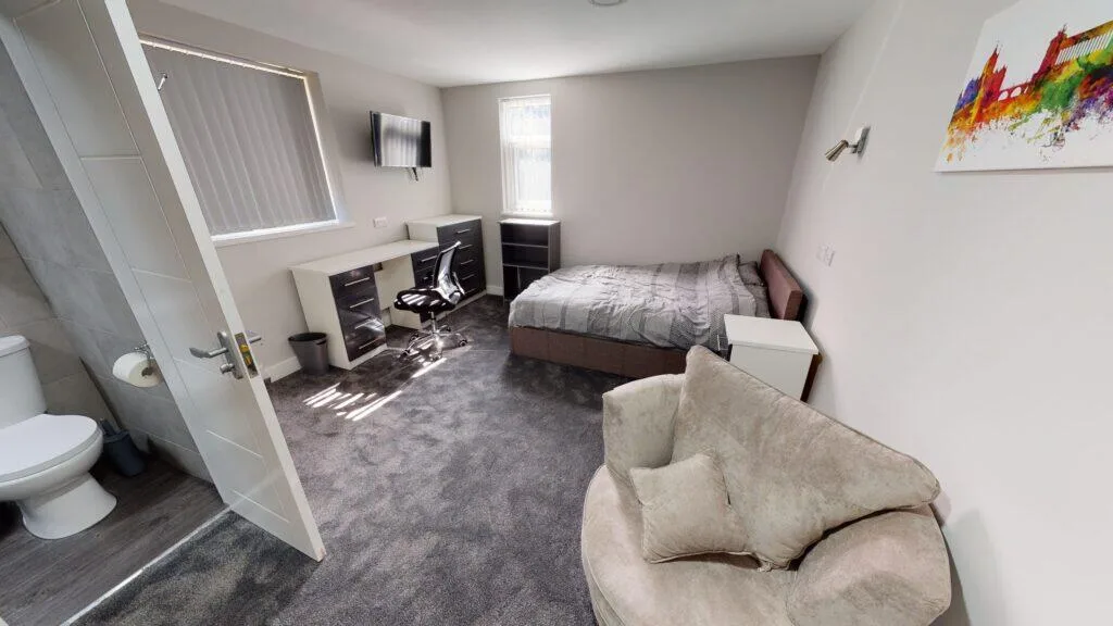 6 bedroom house for rent