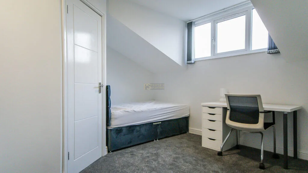 6 bedroom terraced house for rent