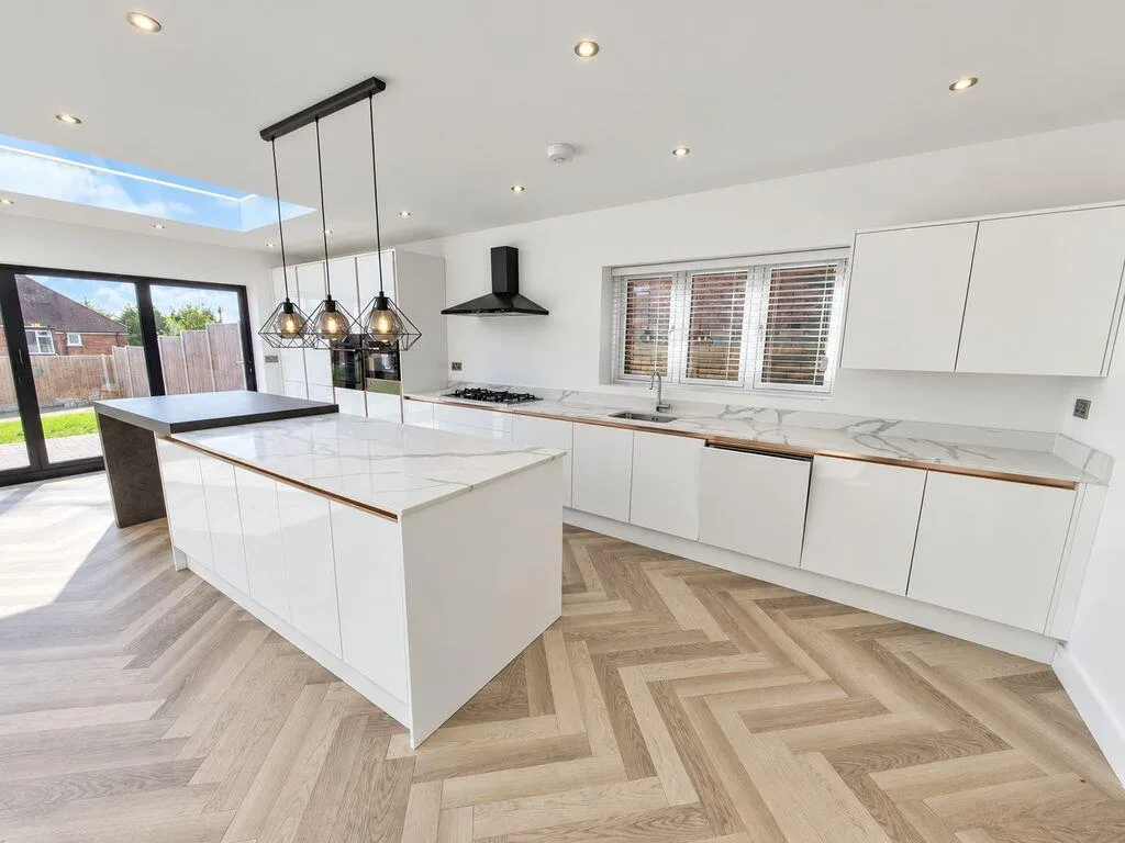 5 bedroom detached house for rent