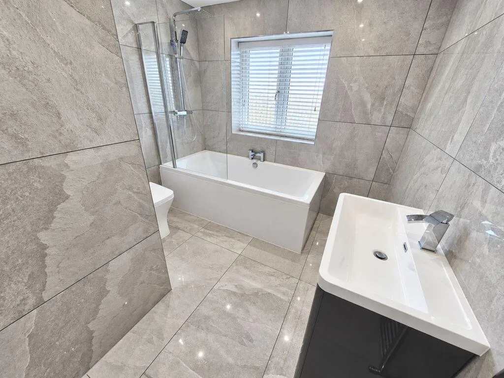 5 bedroom detached house for rent