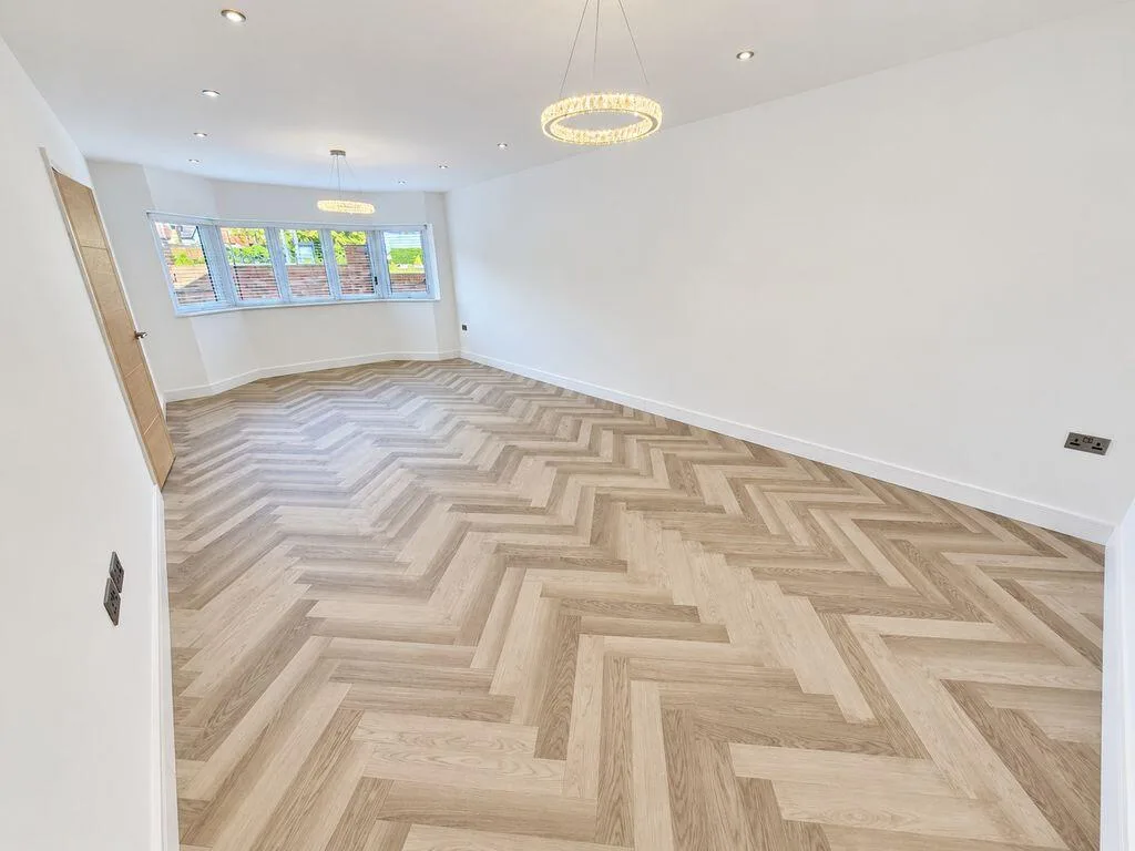 5 bedroom detached house for rent