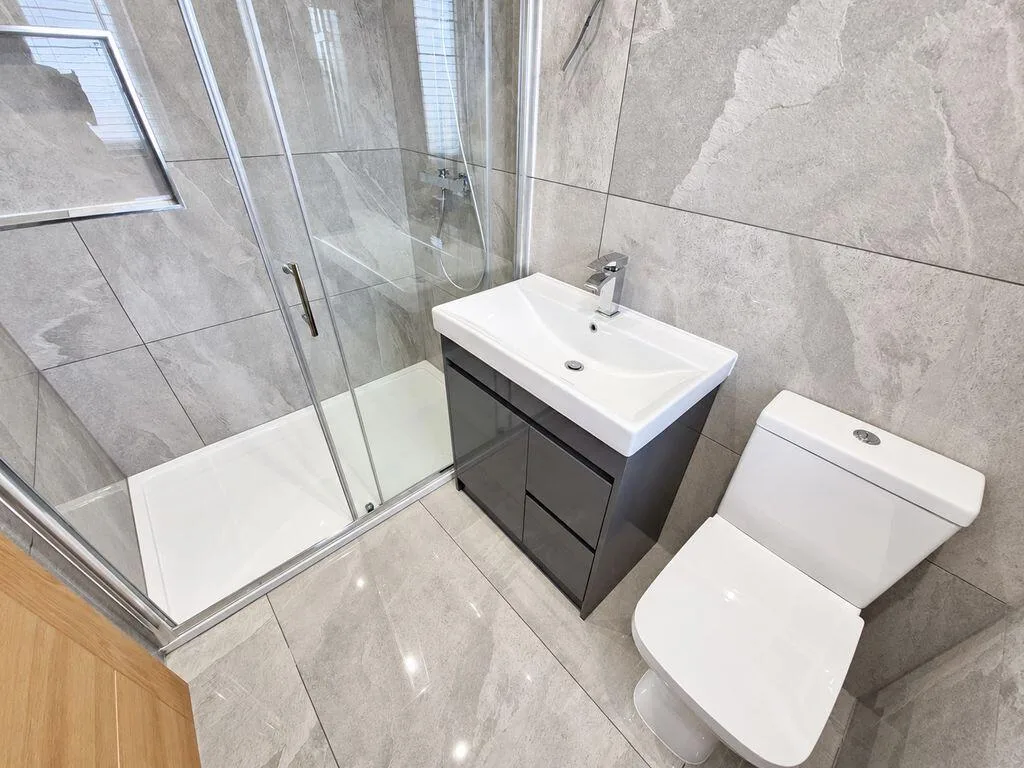 5 bedroom detached house for rent