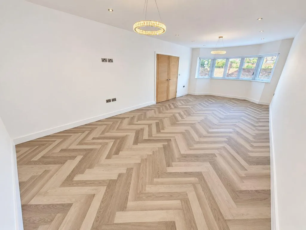 5 bedroom detached house for rent