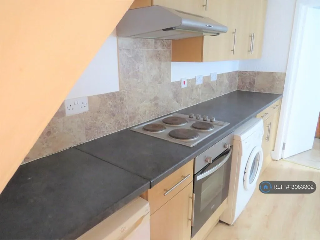 7 bedroom terraced house for rent