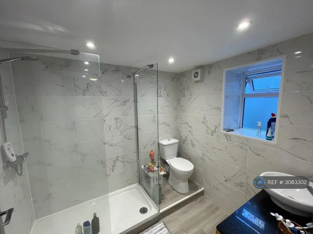 7 bedroom terraced house for rent