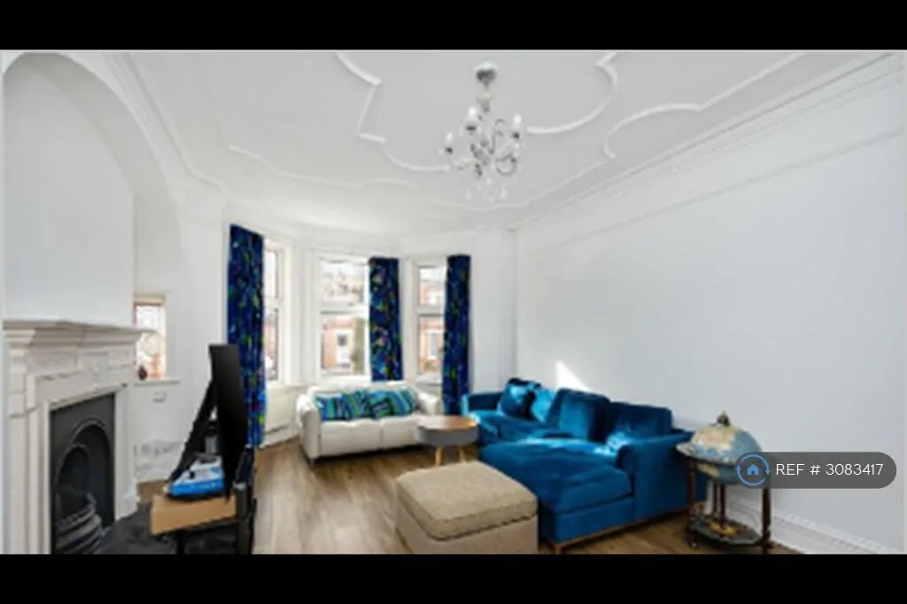 6 bedroom semi-detached house for rent