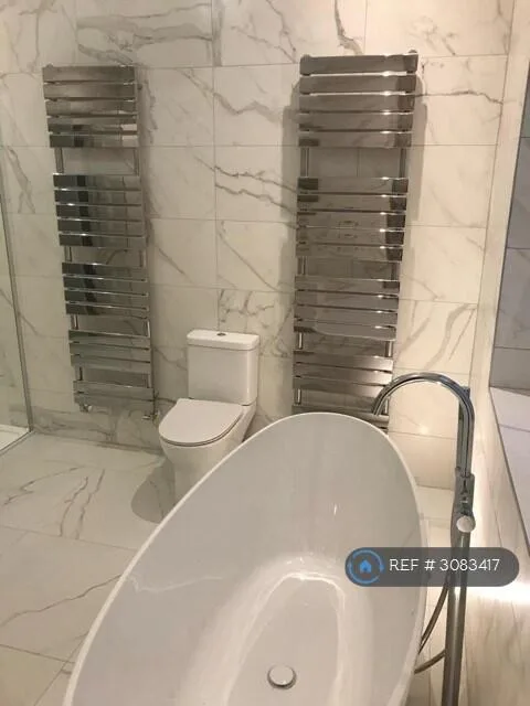 6 bedroom semi-detached house for rent