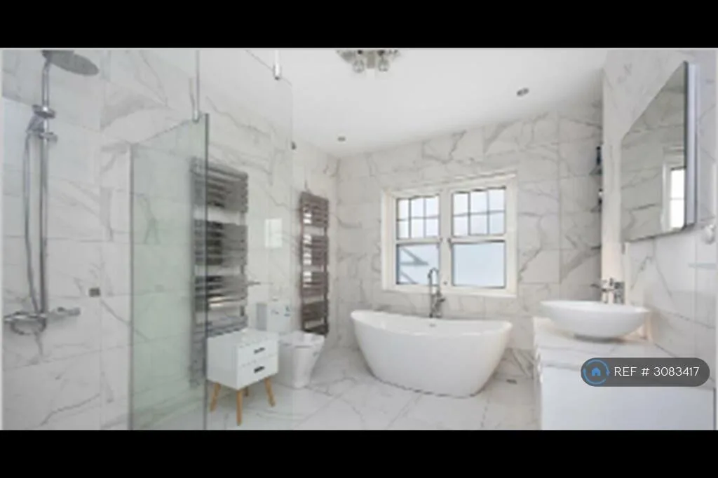 6 bedroom semi-detached house for rent