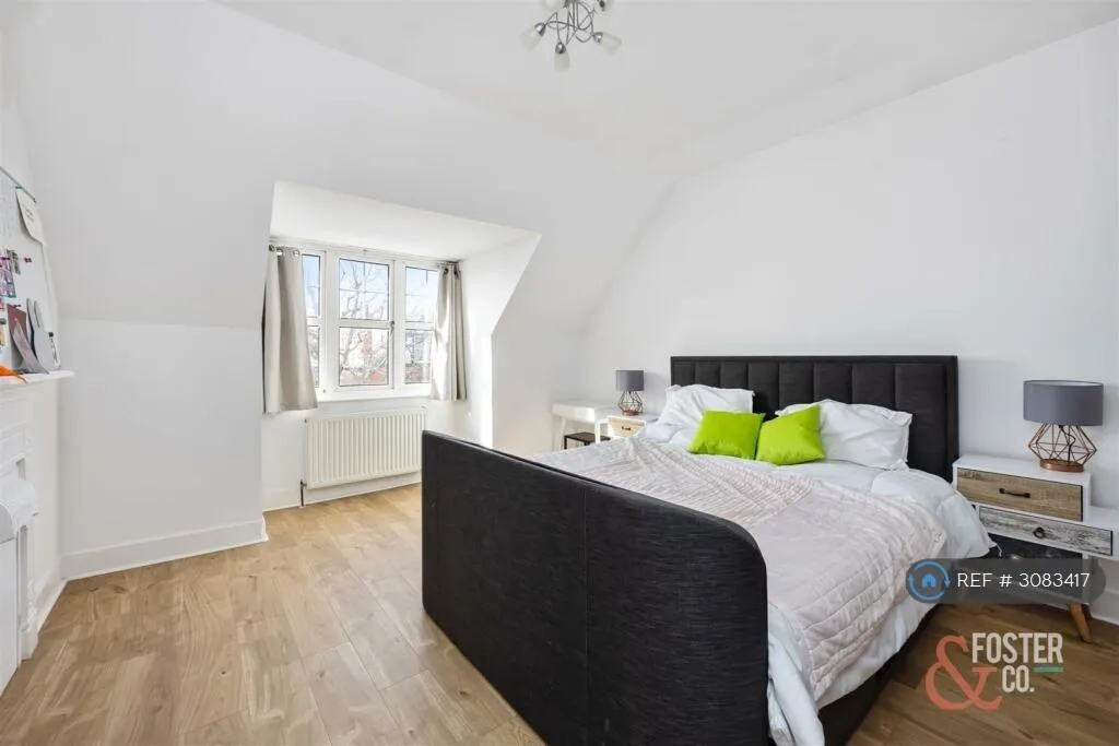 6 bedroom semi-detached house for rent
