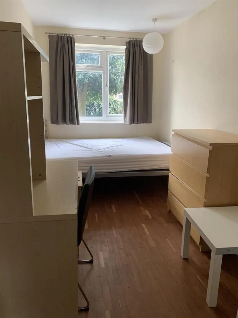 4 bedroom flat for rent