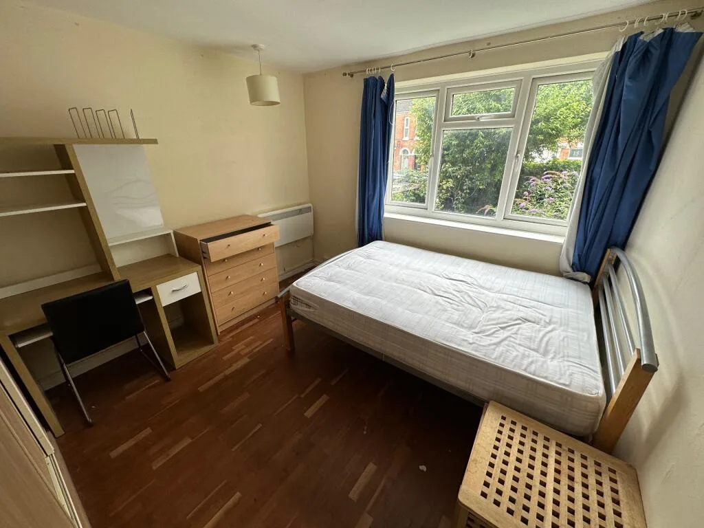 4 bedroom flat for rent
