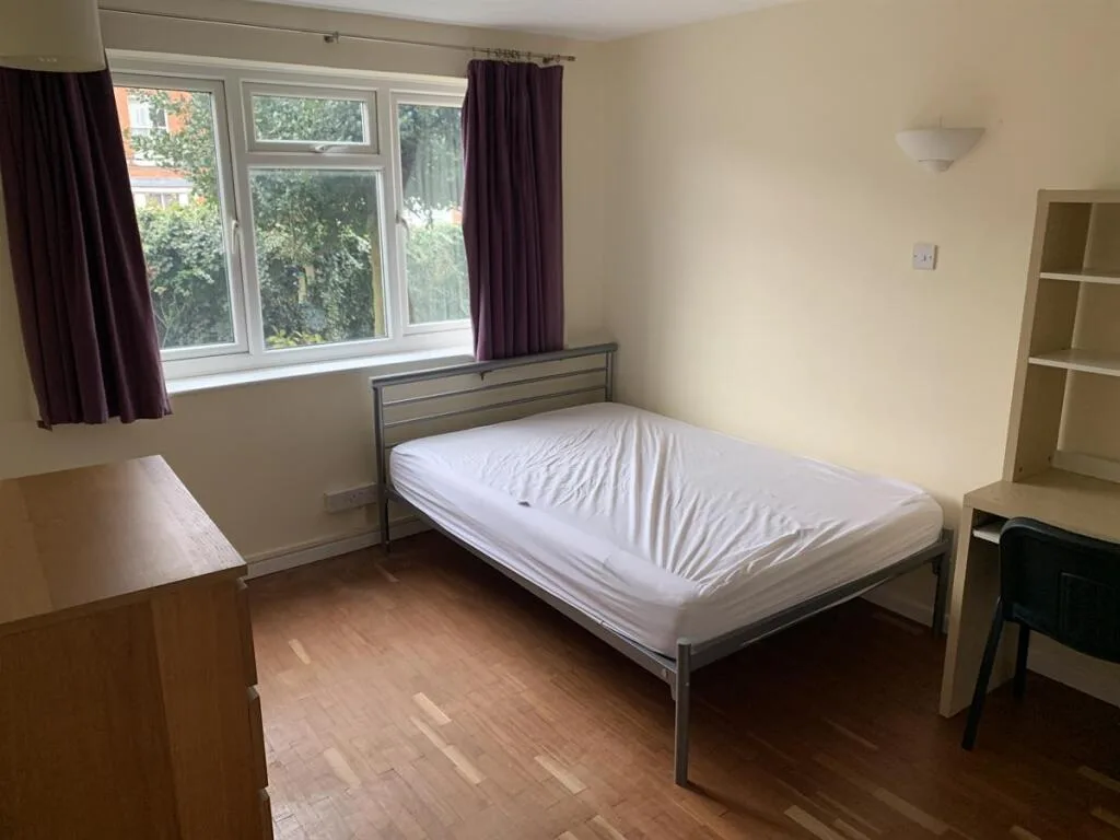 4 bedroom flat for rent