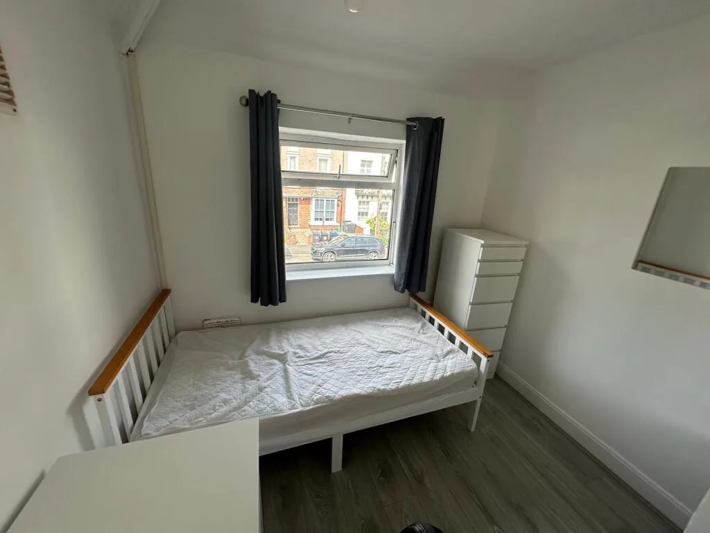 4 bedroom semi-detached house for rent