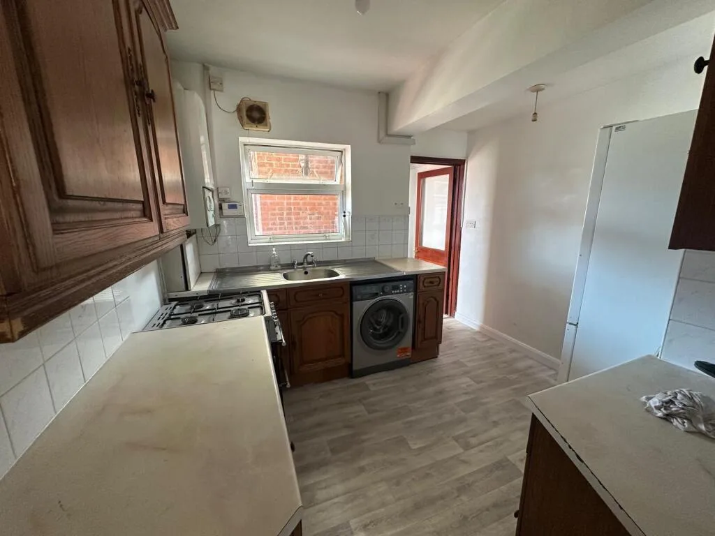 4 bedroom semi-detached house for rent