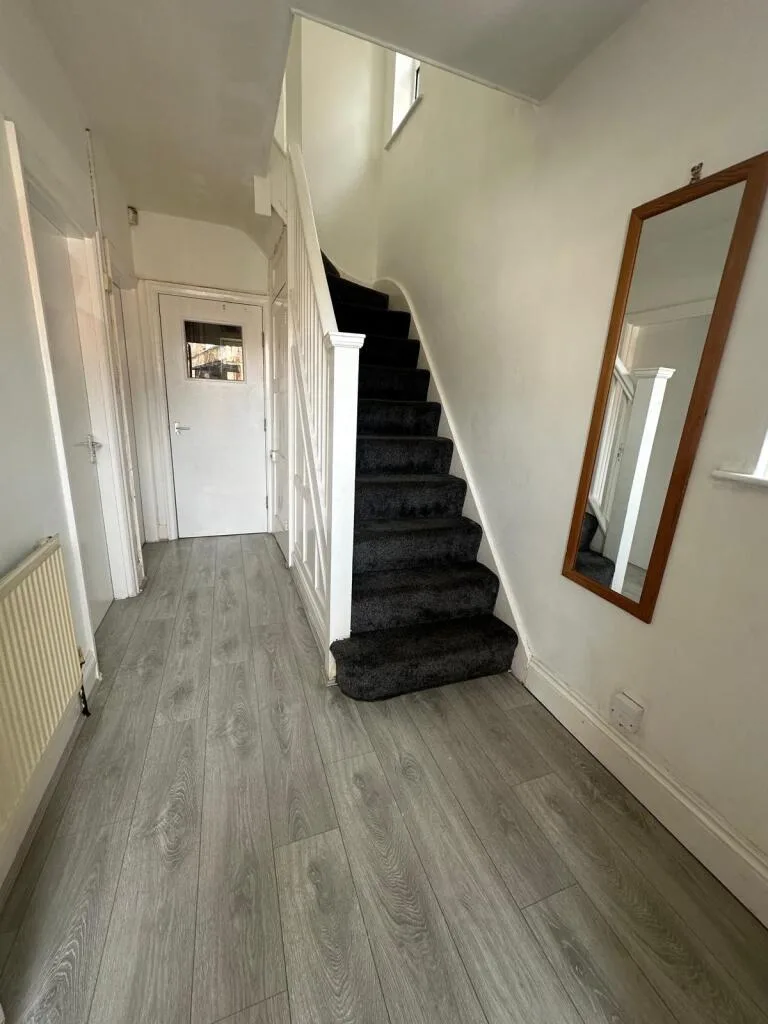 4 bedroom semi-detached house for rent