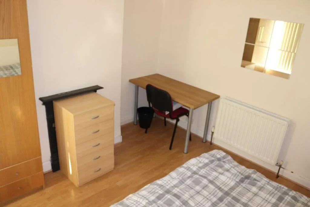 4 bedroom semi-detached house for rent