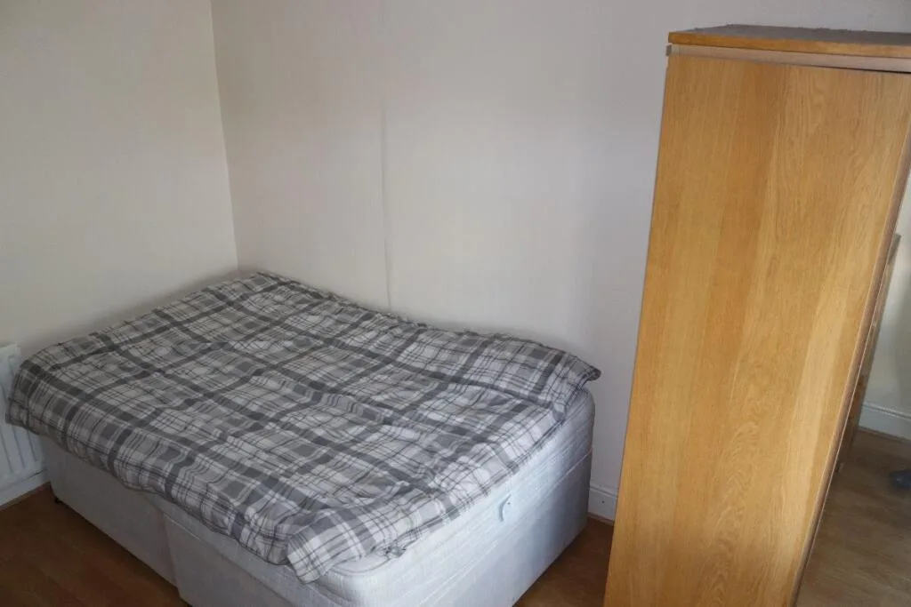 4 bedroom semi-detached house for rent