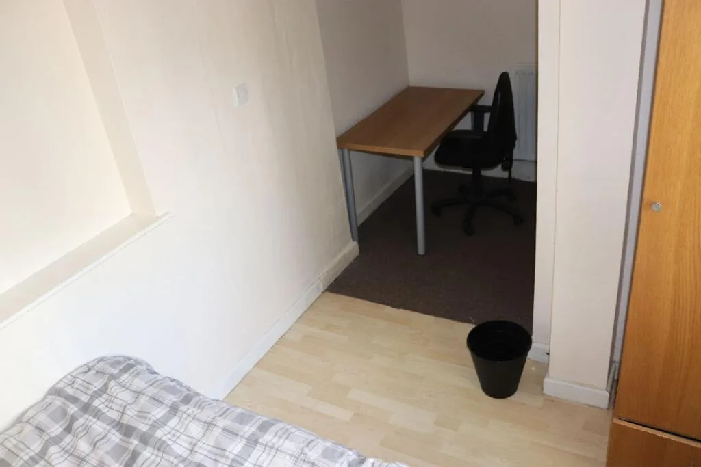 4 bedroom semi-detached house for rent