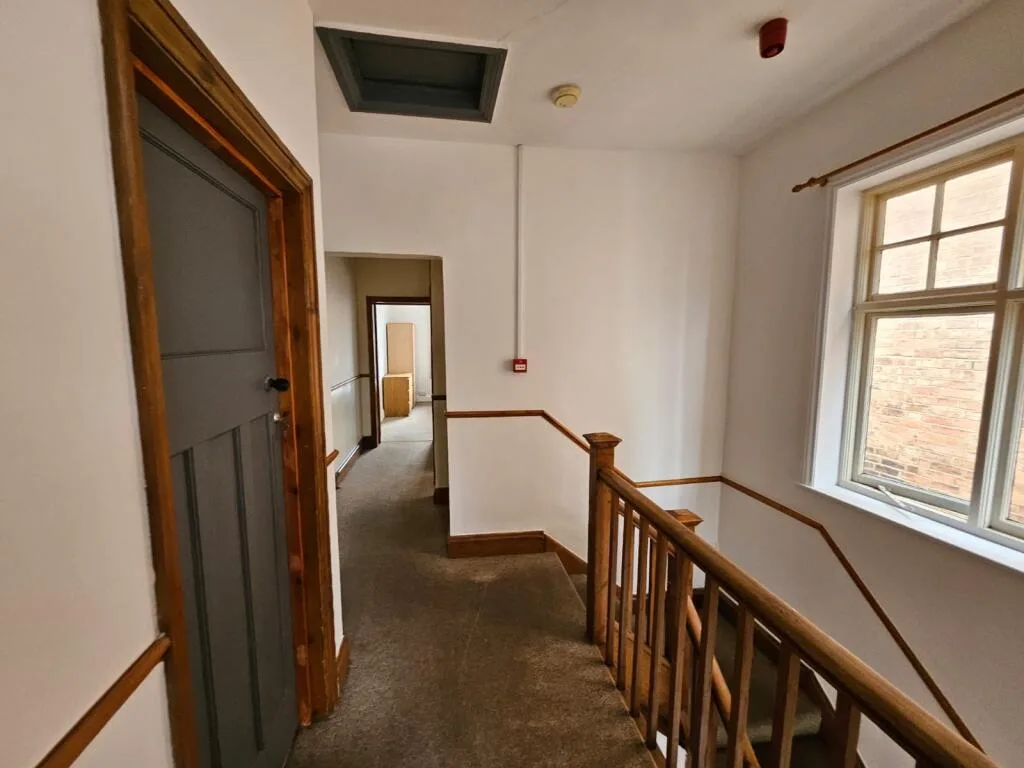 5 bedroom terraced house for rent