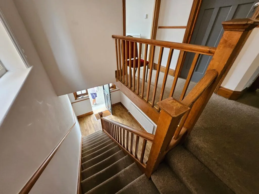 5 bedroom terraced house for rent