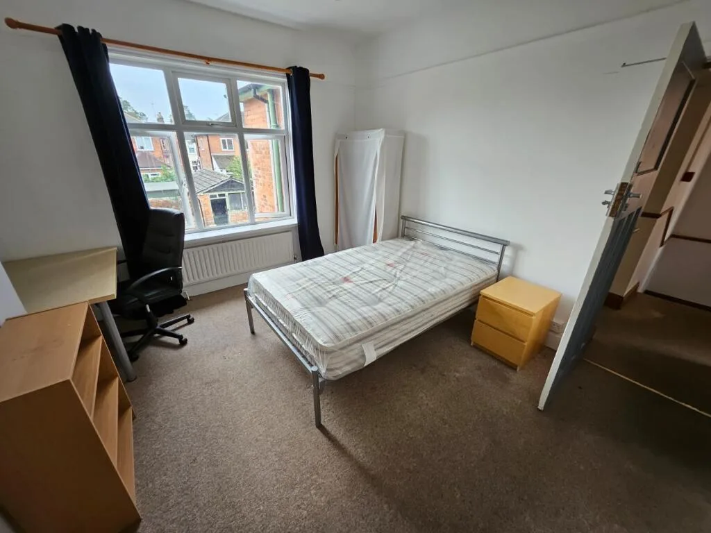 5 bedroom terraced house for rent