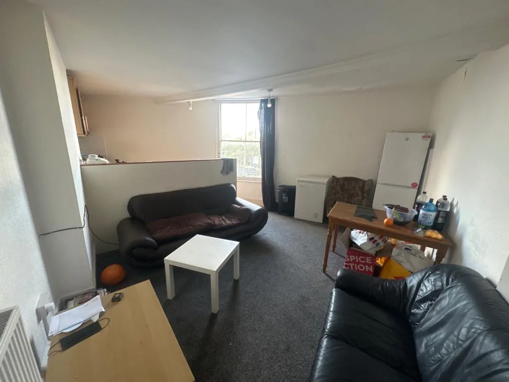 4 bedroom flat for rent