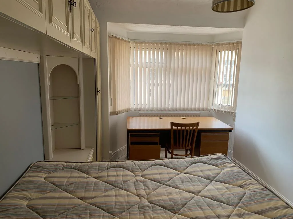 4 bedroom semi-detached house for rent