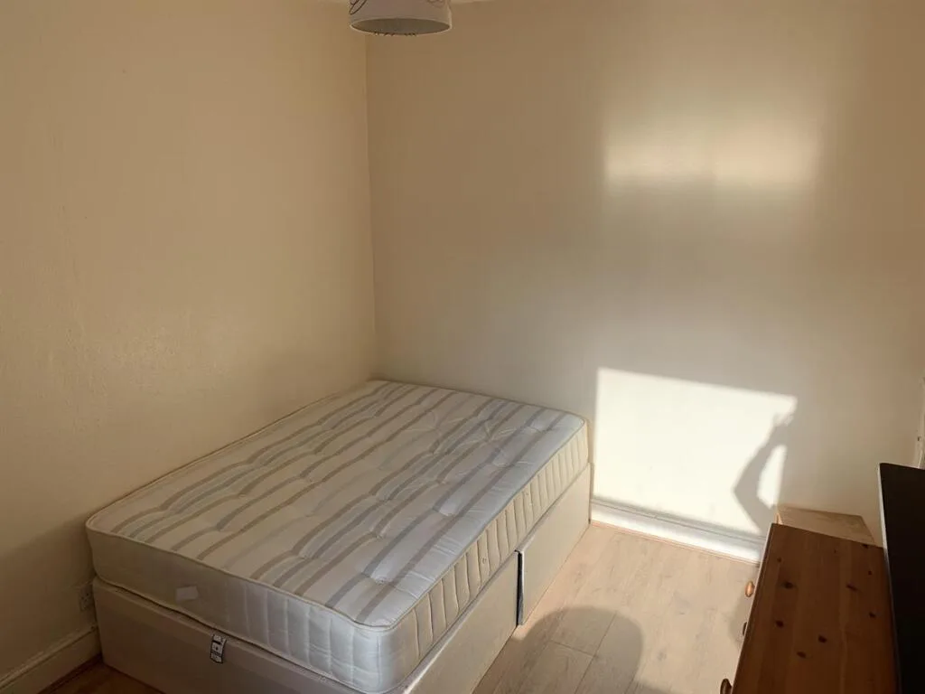5 bedroom terraced house for rent