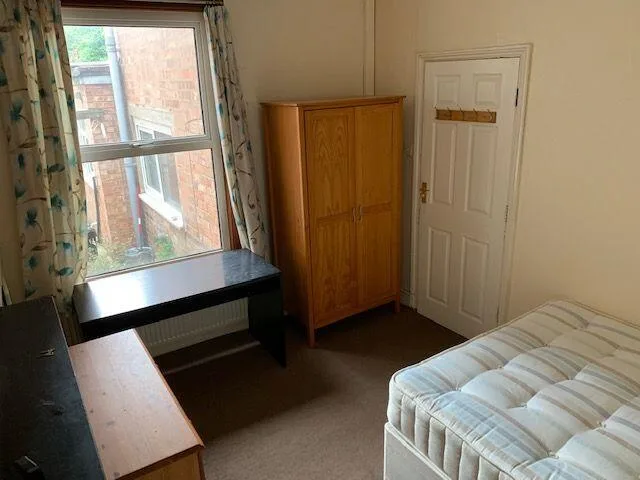 5 bedroom terraced house for rent
