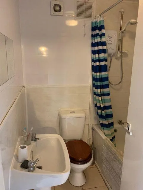 5 bedroom terraced house for rent